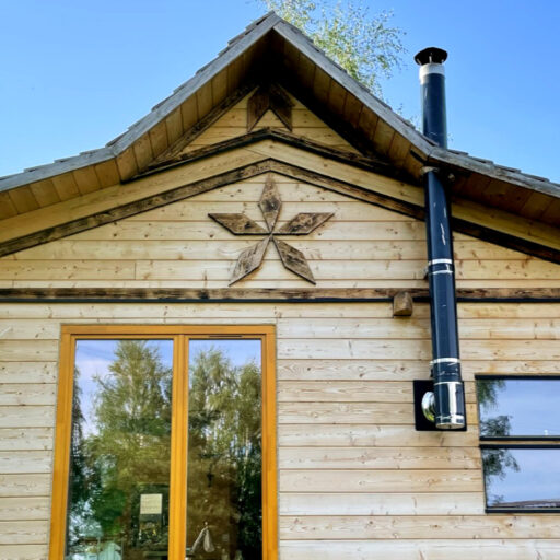 dom z drewna księżycowego