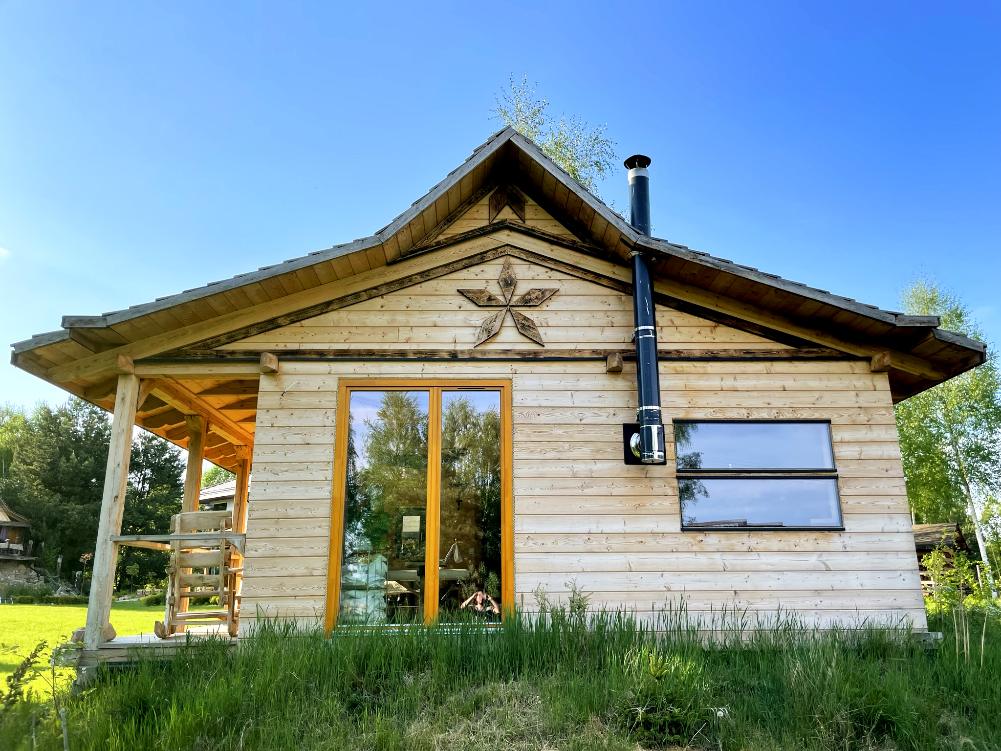 dom z drewna księżycowego