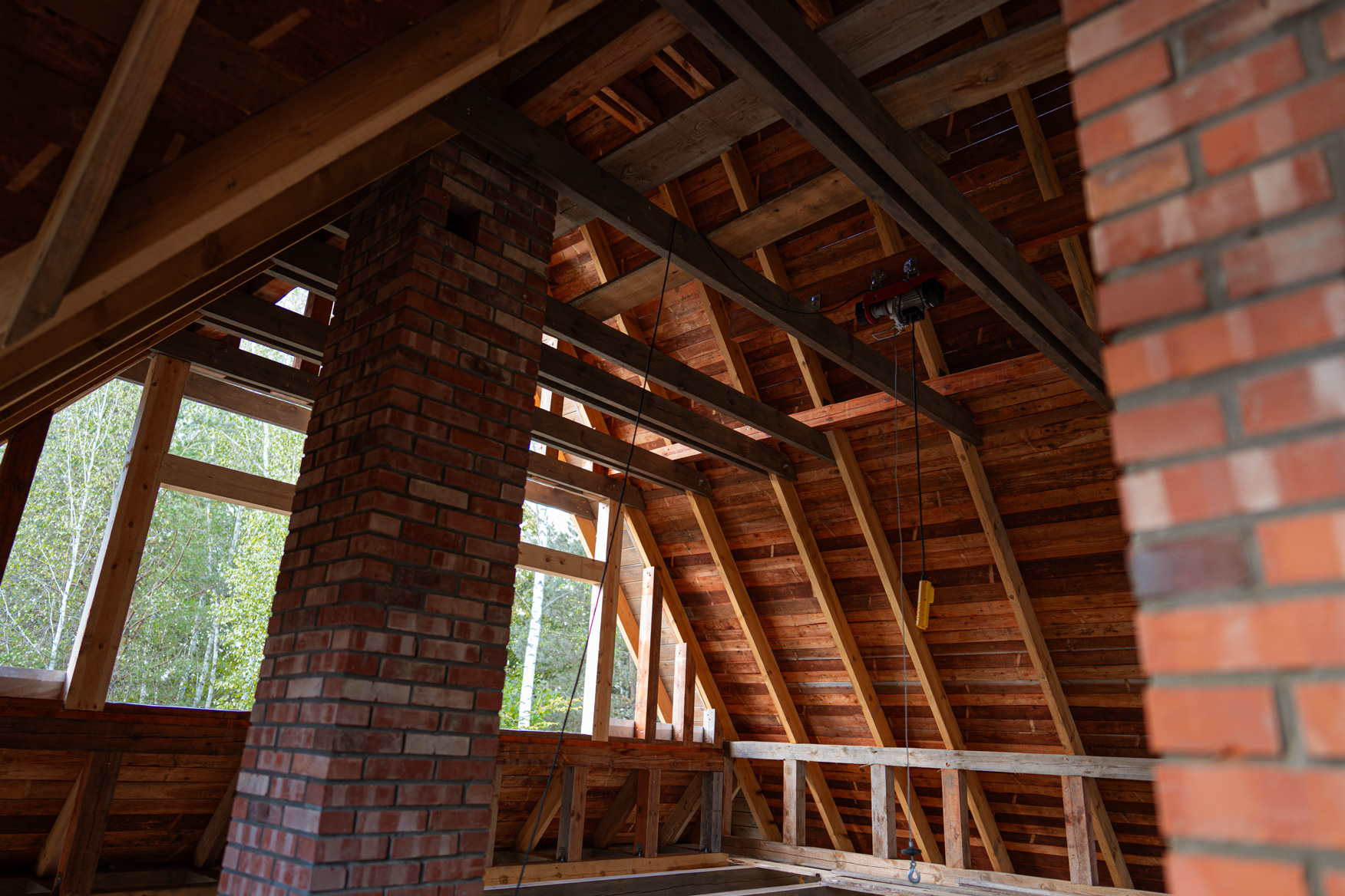 dom z drewna księżycowego