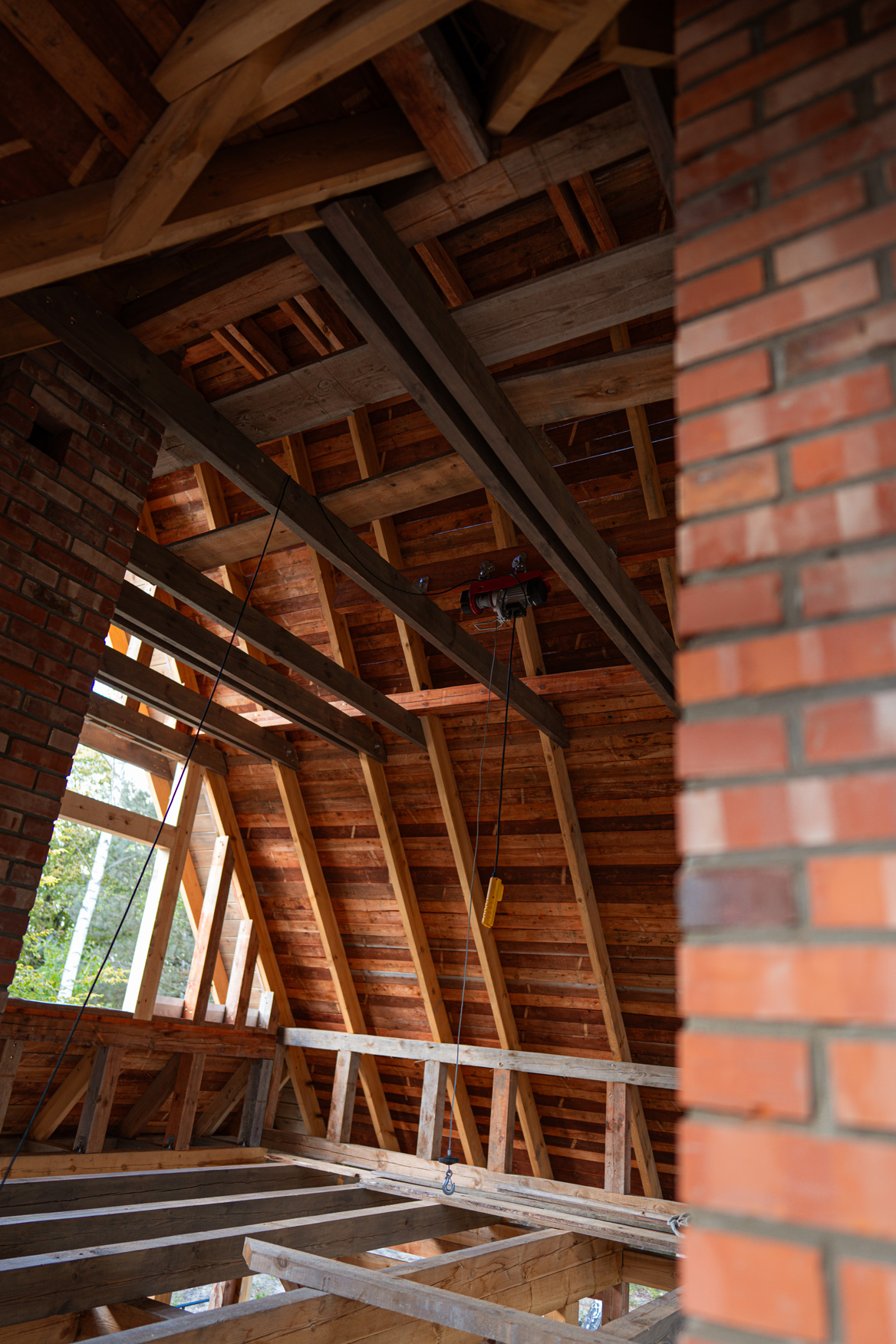 dom z drewna księżycowego