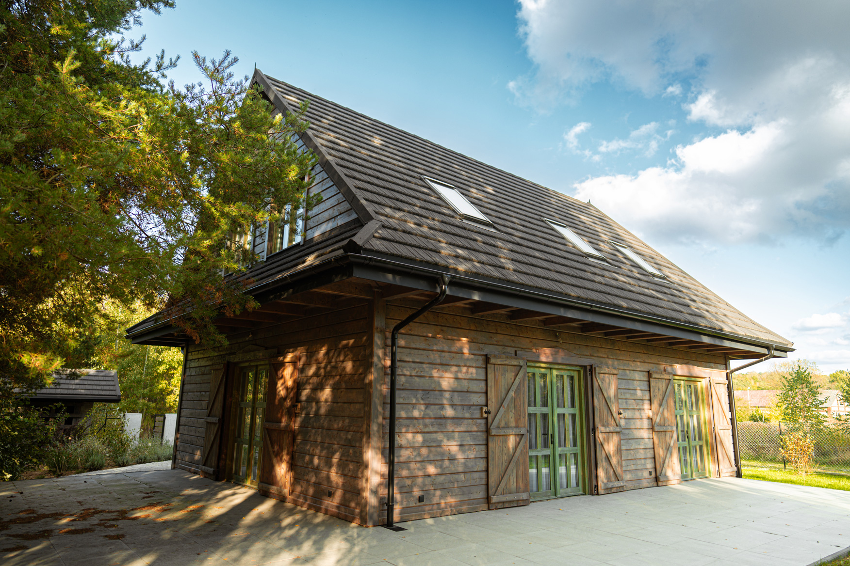 dom z drewna księżycowego